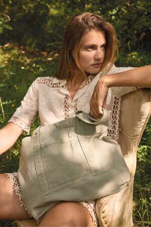 Große Shopping-Tasche mit Seitentasche