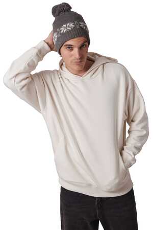 Weihnachtsstrickmütze mit Sternmuster