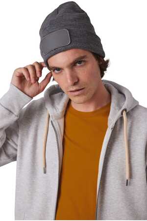 Recycelte Mütze mit Patch und Thinsulate-Futter