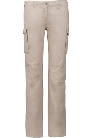 Leichte Damenhose mit mehreren Taschen