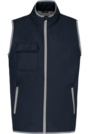 4-lagiger Bodywarmer mit Wärmeisolierung.